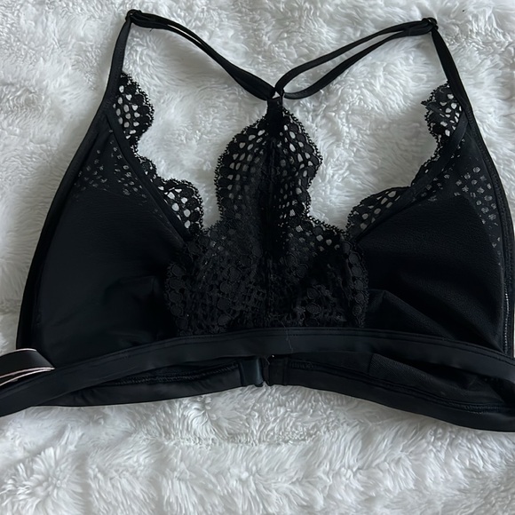 Victoria's Secret  Black Lace T-Back Front Closure Padded Triangle Bralette Sz M - Picture 4 of 6